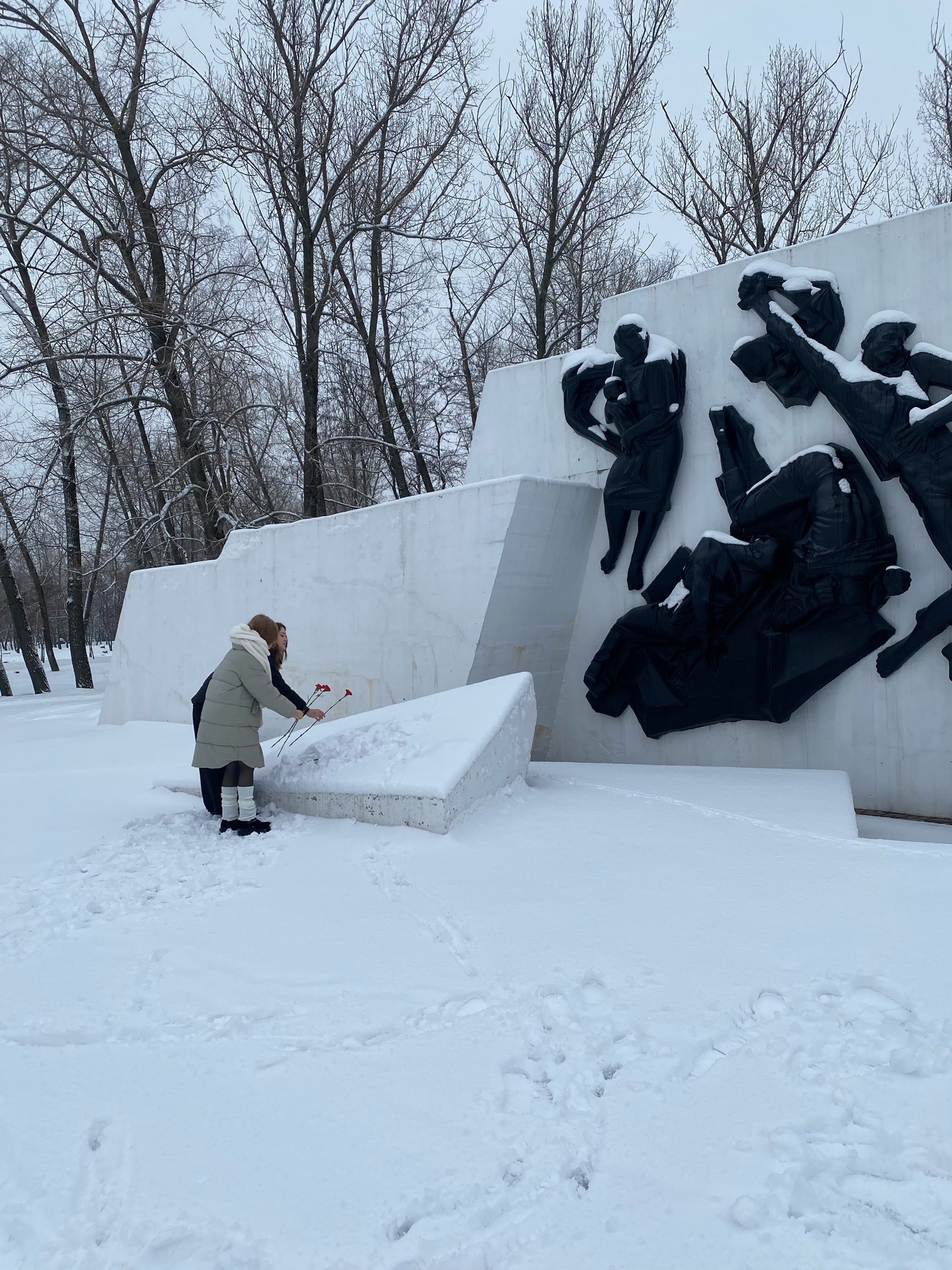 Возложение цветов.