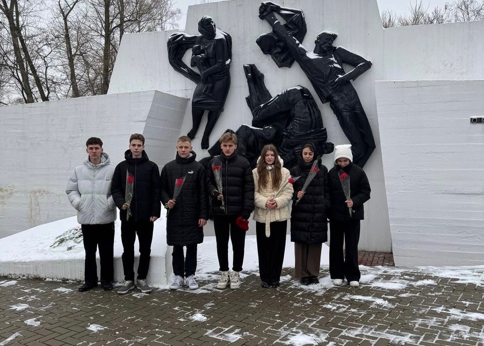 «О всех белгородцах, что жертвами пали, как вечная скорбь, наша вечная память…».